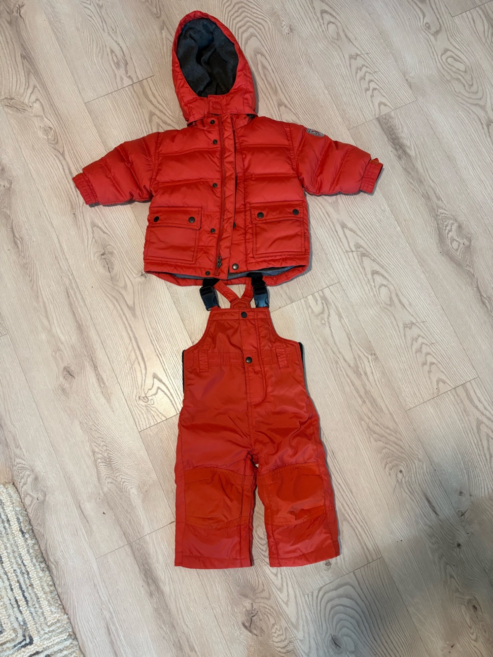 GAP Toddler Orange PufferJacket with Matching Bib Snow Pants like new